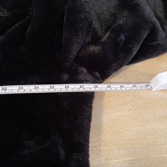 Pretty LITTLE THING ladies size 10 faux fur coat. NWT’s. Warm. Black. - Picture 12 of 14